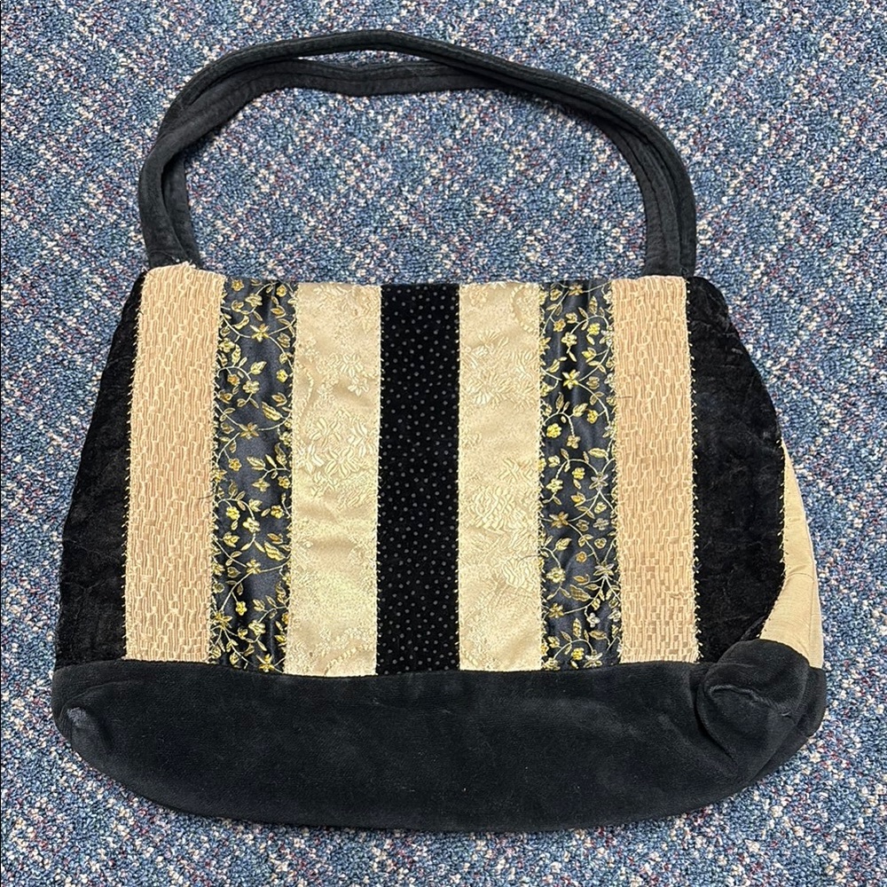 Preloved DKVan S Stylish Black and Gold Shoulder Bag project bag